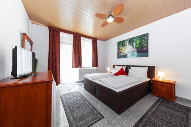 Hotel Avalon ลันท์ชตูห์ล ภายนอก รูปภาพ